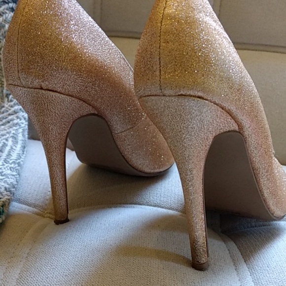 Gold pumps - Picture 4 of 5